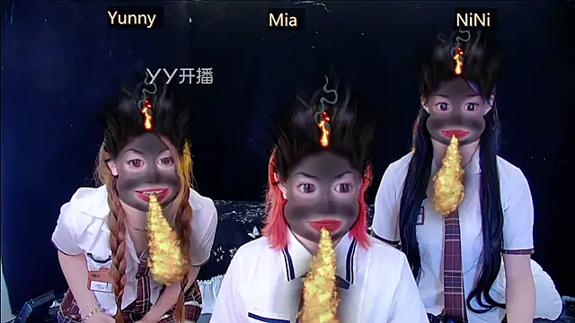 MiNi-U: вебкам-шоу