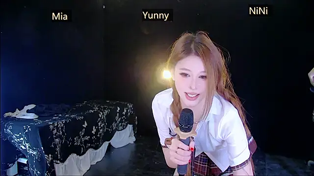 MiNi-U Pertunjukan Webcam