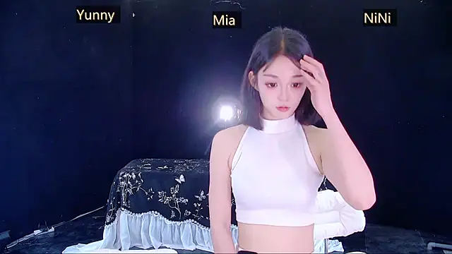 MiNi-U Pertunjukan Webcam