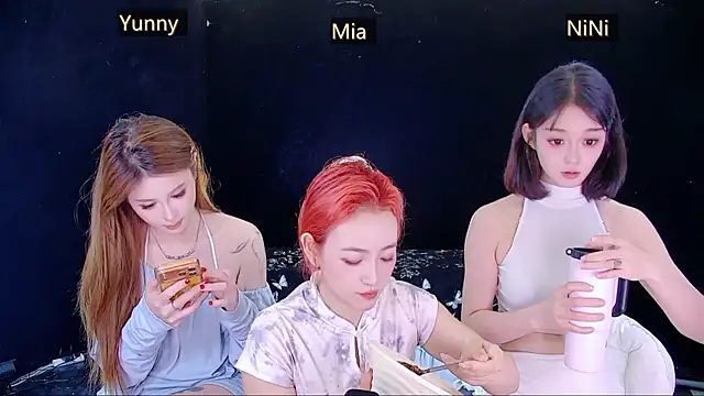 MiNi-U 在線直播表演