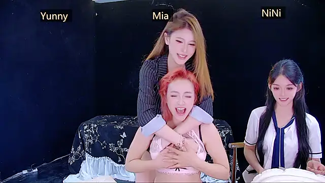 MiNi-U Шоу с уебкамера