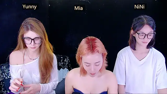 MiNi-U 在線直播表演