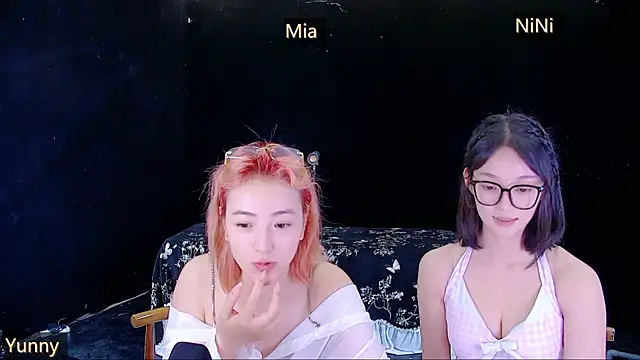 MiNi-U's Webcam Show