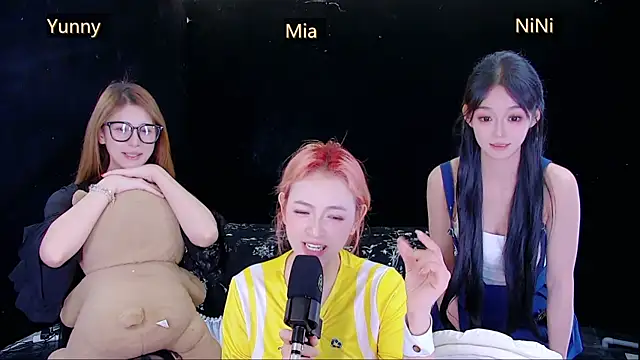 MiNi-U 在線直播表演