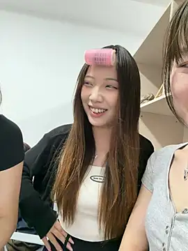 YY-1-1-1 webcam show