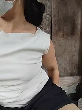 Hiha-nnn Live XXX chat