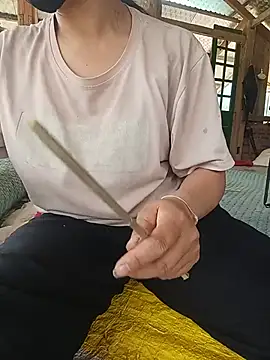 Chat +18 de Hiha-nn ao vivo