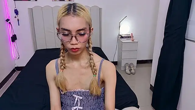 Show modela SabrinaVoss na web-kameri