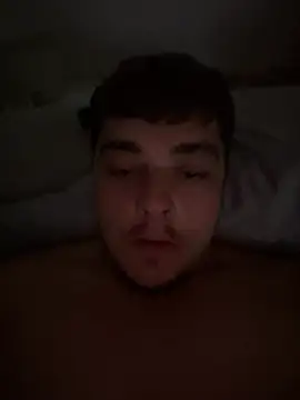 Pokazy przed kamerką – YoungHornyCum_xoxo