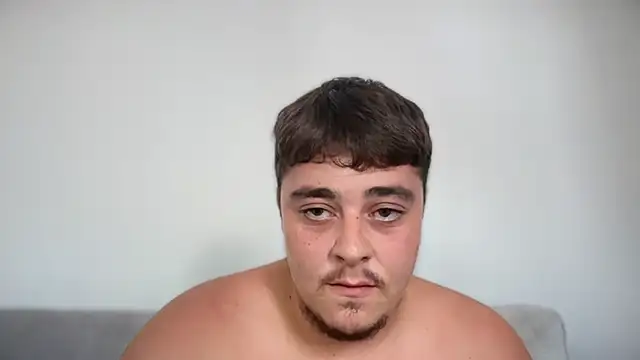Show webcam de YoungHornyCum_xoxo