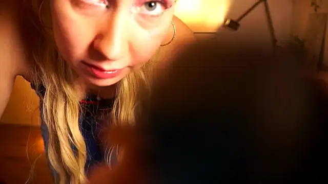 Enchantyy webkamerás műsora