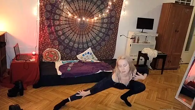Enchantyyn Live XXX chat