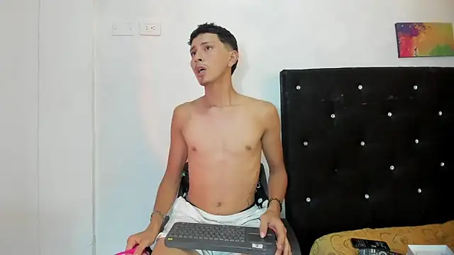 miky_vellmontn Webbikameraesitys