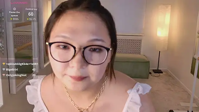 AlishaCloud Chat XXX in diretta