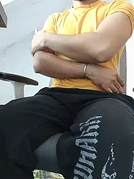 8inch_hunk19 Show in webcam