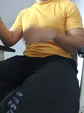 8inch_hunk19 Show Webcam