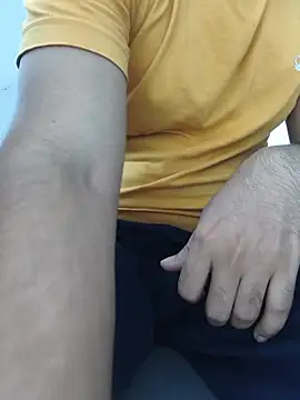 8inch_hunk19: διαδικτυακό σόου στην κάμερα