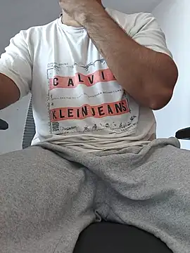 8inch_hunk19 Webcam Show