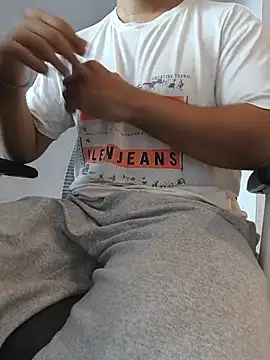 8inch_hunk19 Webcam show
