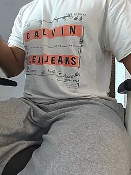 8inch_hunk19 Webcamshow