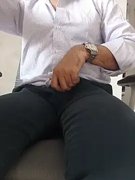 8inch_hunk19 Show Webcam