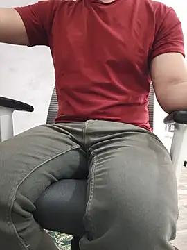 8inch_hunk19 Show Webcam