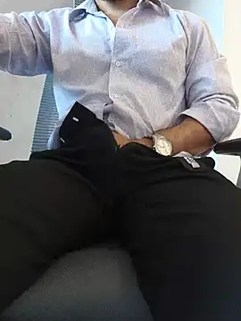 8inch_hunk19 Webcamshow