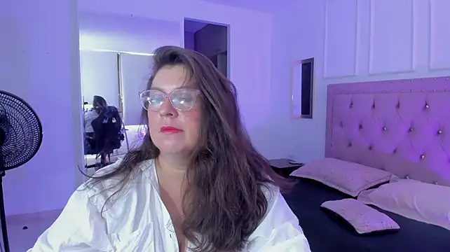 lorena_prg7 Adlı Modelin Canlı XXX Sohbeti