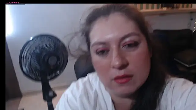 lorena_prg7's Webcam Show