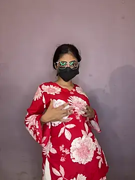 Pokazy przed kamerką – Lusty_cherry
