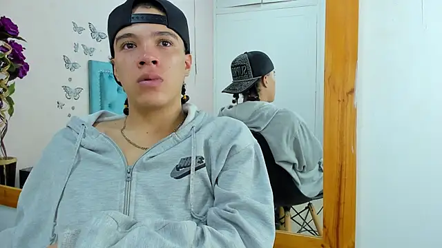 Show de Charlie_Latino na webcam