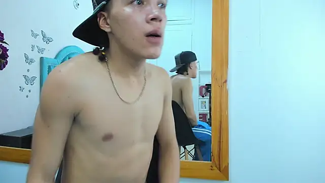 הופעת וובקאם של Charlie_Latino
