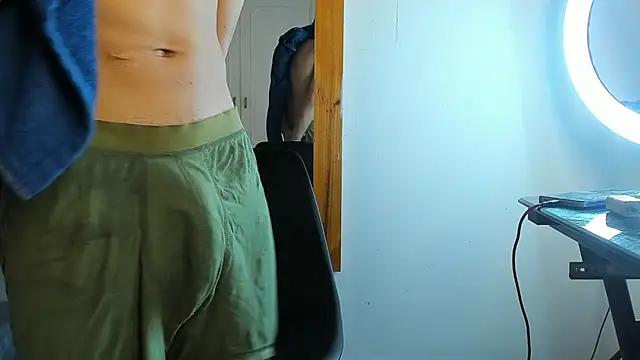 Show modela Charlie_Latino na web-kameri