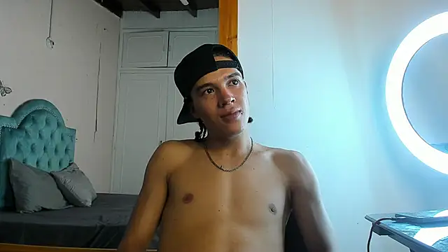 Charlie_Latino Webcam Show