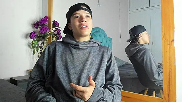 Вебкам-шоу Charlie_Latino