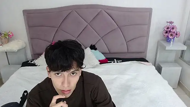 ethan_twink22 webcam show