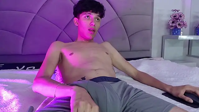 ethan_twink22 在線直播表演