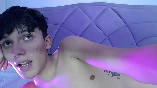 ethan_twink22 Webcam Show
