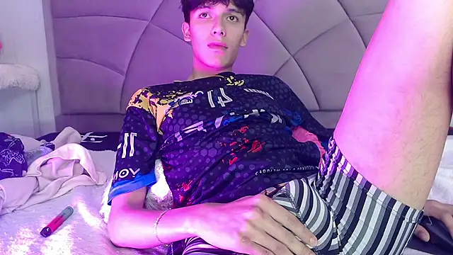 ethan_twink22 Webcam Show