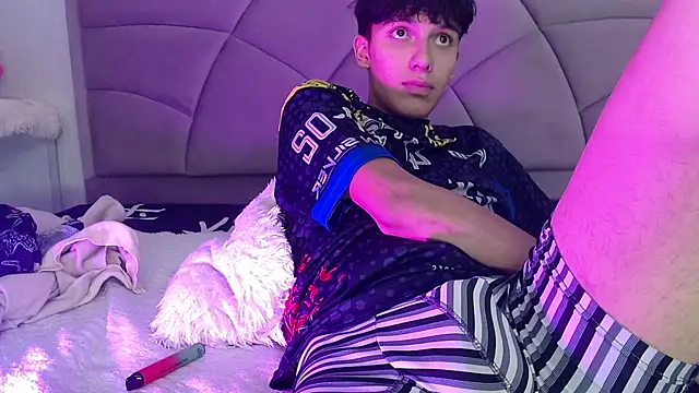 ethan_twink22 Webcam Show