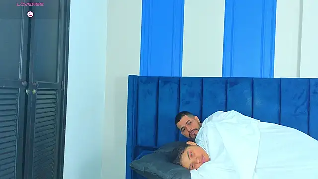 CURVYANDKING_CR webcam show