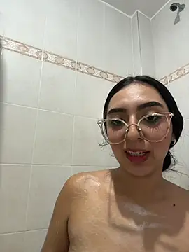 emmi_miller Show in webcam