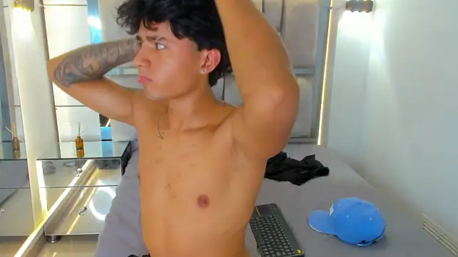 Show modela Ruslan_marcel na web-kameri