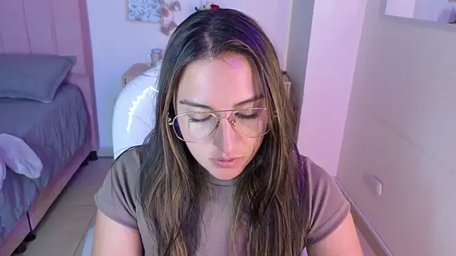 miia_thompson1's Live XXX Chat