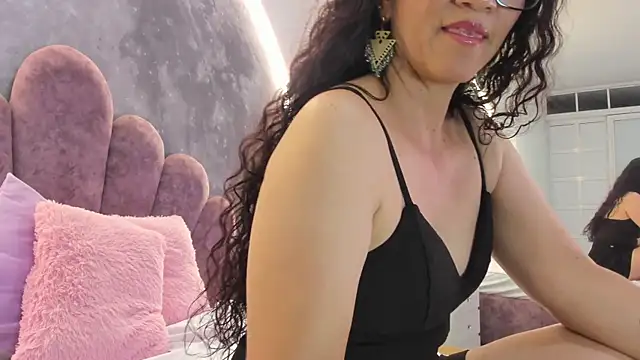 Amarantha_Milf Show in webcam