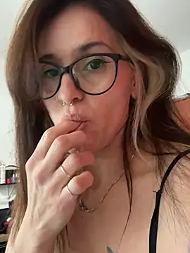 busty_nicole – webcam-show