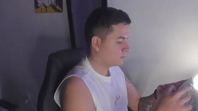 Show modela Mike_jacksson na web-kameri
