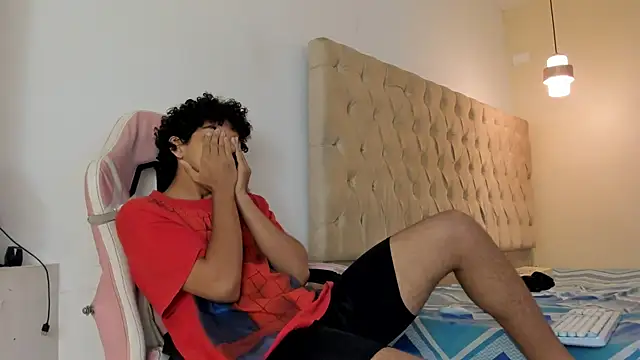 Boy_king28 webkamerás műsora