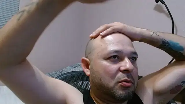 pelonpresios0's Webcam Show