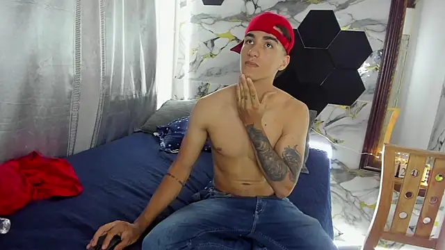 הופעת וובקאם של Goldendesirexx
